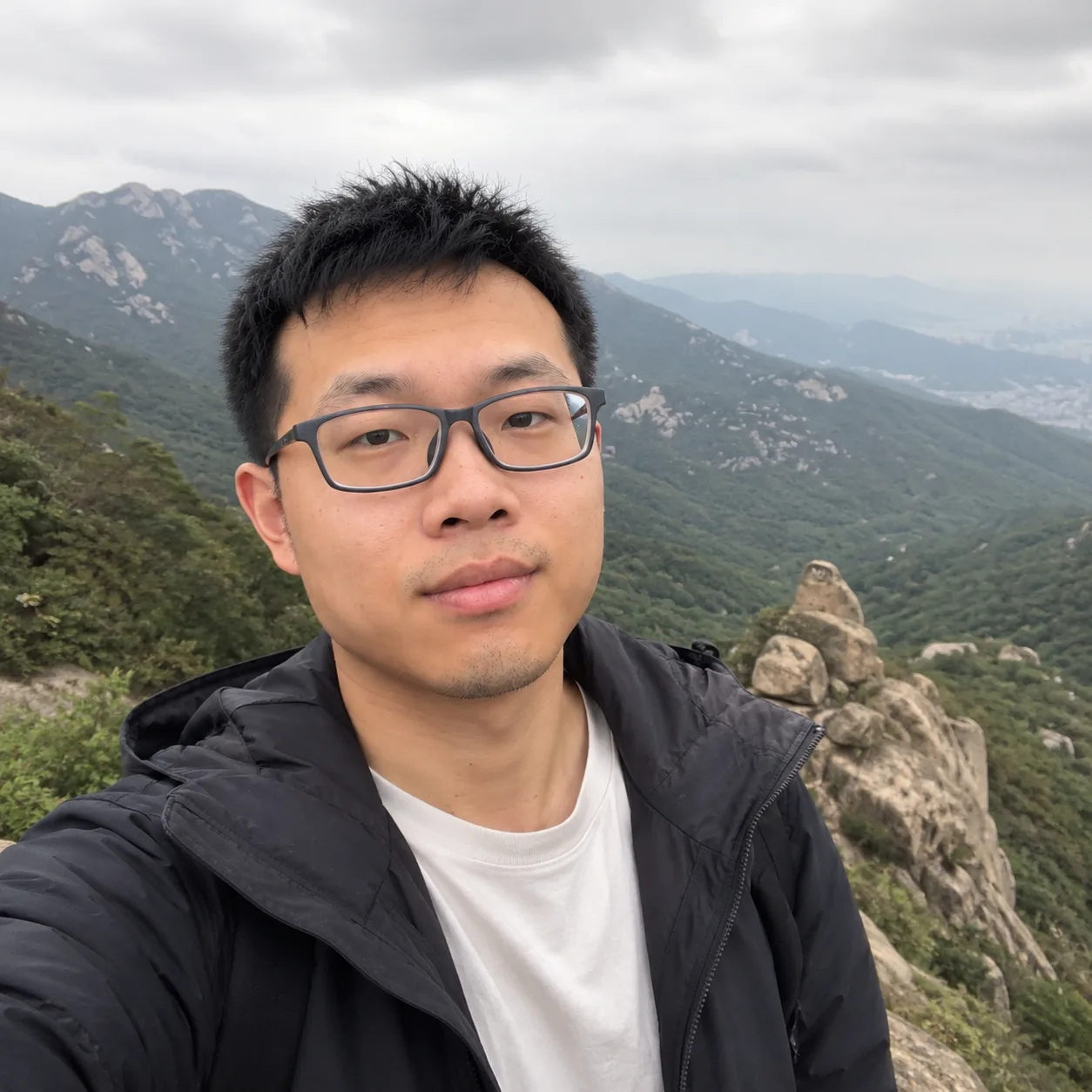 Man's original selfie before AI dating photo transformation - set 1, photo 2